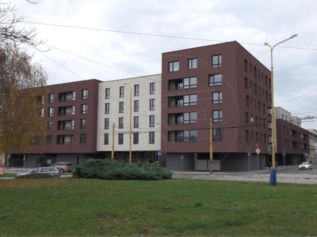 Ar Rezidencia Mlynska Basta Apartment Kosice Bagian luar foto